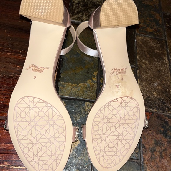 NWOT Jewel Badgley Mischka size 9 bejeweled heels - Picture 7 of 9